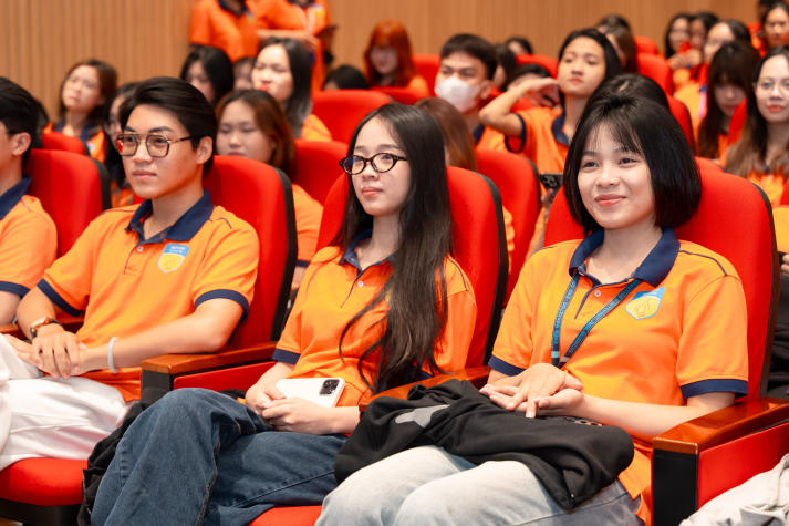 Hoàn thiện hình ảnh cá nhân, sinh viên HUTECH tự tin tỏa sáng với phong thái chuyên nghiệp 23