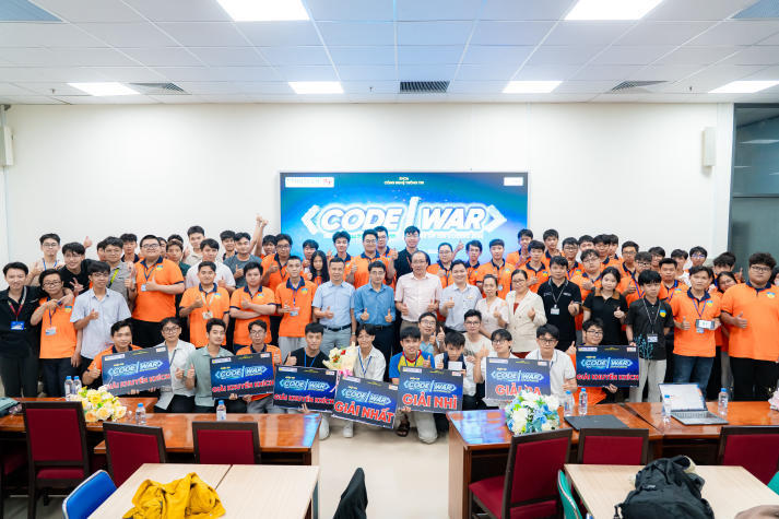 Code theo dòng thời sự, sinh viên Công nghệ thông tin tăng tốc săn vé OLP và ICPC Đà Nẵng tại HUTECH Code War 81