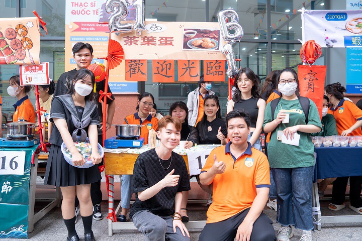 Sinh viên HUTECH thưởng thức món ngon, giao lưu văn hóa xứ Đài qua "Ngày hội văn hóa ẩm thực Đài Loan" lần 2 116