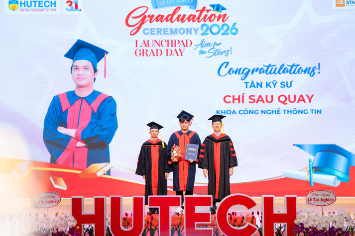 419 tân khoa rời giảng đường, chính thức bước vào “level” mới của hành trình nghề nghiệp 61