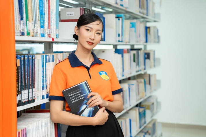 [Ảnh] Trai tài gái sắc HUTECH tự tin “show” nét đẹp năng động đậm chất Gen Z tại đa sân chơi 126