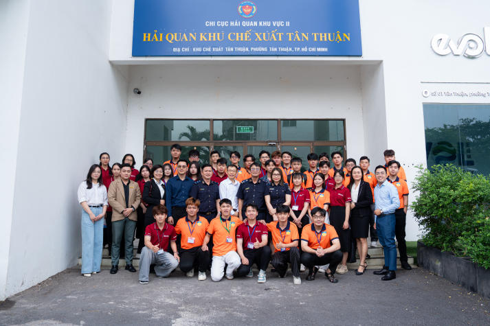 [Video] Trải nghiệm thực tế: Sinh viên Viện Đào tạo quốc tế học Logistics tại Kho Ngoại quan Tân Thuận 45