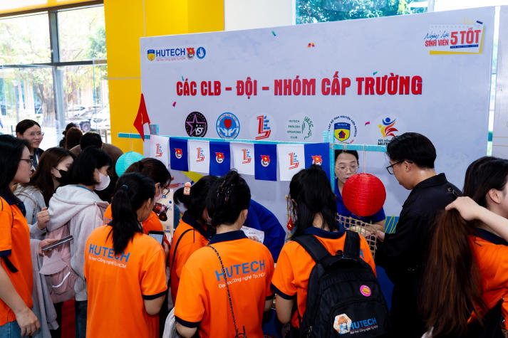 Ngày hội Sinh viên 5 tốt HUTECH năm học 2024 - 2025: Chạm vào hành trình “5 tốt” với không gian triển lãm rèn luyện toàn diện 186
