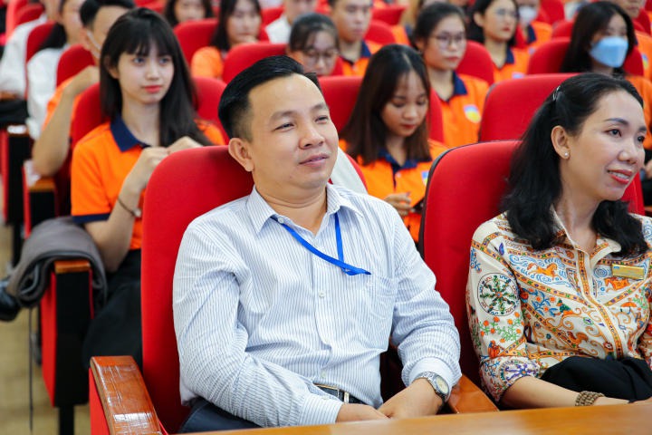 Khoa Marketing - Kinh doanh quốc tế tuyên dương 659 sinh viên tiêu biểu HKI năm học 2022 - 2023 46