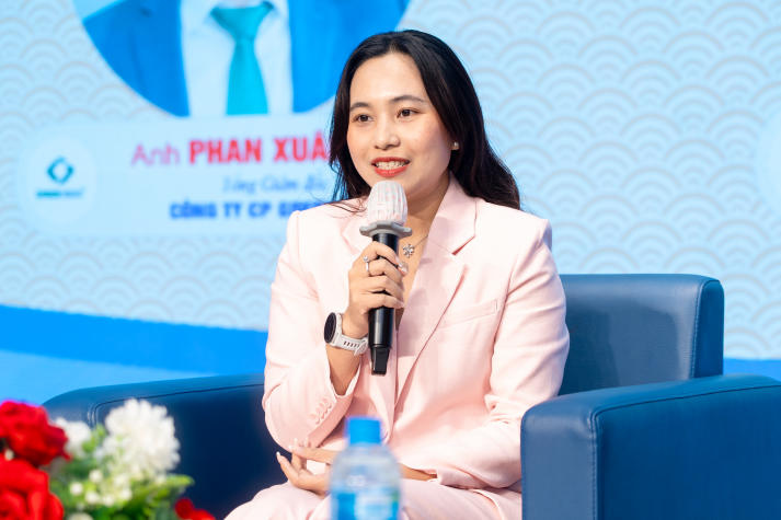 Sinh viên HUTECH học “bí quyết khởi nghiệp thật” từ CEO đàn anh 67