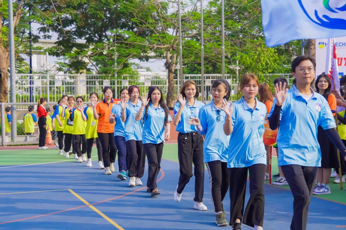 [Ảnh] Trai tài gái sắc HUTECH tự tin “show” nét đẹp năng động đậm chất Gen Z tại đa sân chơi 269