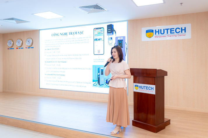 [Video] Sinh viên Viện Kỹ thuật đón đầu công nghệ trạm sạc xe điện và lưu trữ năng lượng BESS 61