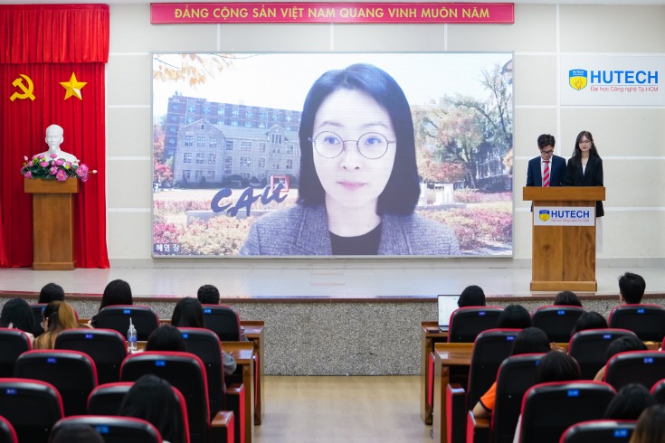 Khoa Hàn Quốc học HUTECH tưng bừng chào đón tân binh khóa 2022 87