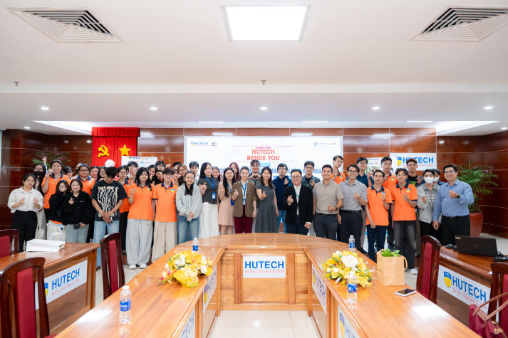 Sinh viên HUTECH trang bị “tấm khiên” bảo vệ sức khoẻ lúc giao mùa cùng chuyên gia 152