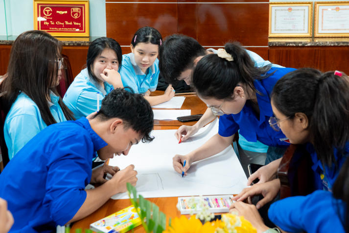 Sinh viên Khoa Điều dưỡng - Kỹ thuật y học khởi đầu năm học mới với thông điệp nhân văn: Chính xác để vững tin và trưởng thành 42