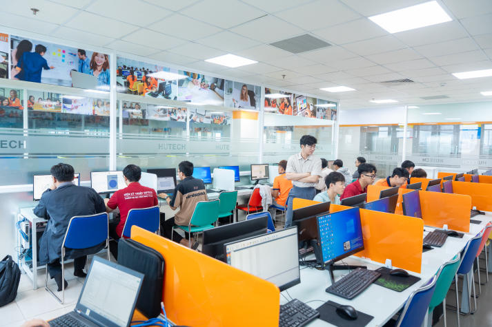 Sinh viên Viện Kỹ thuật tranh tài với bài toán xây dựng cầu 3D do doanh nghiệp đặt hàng 31