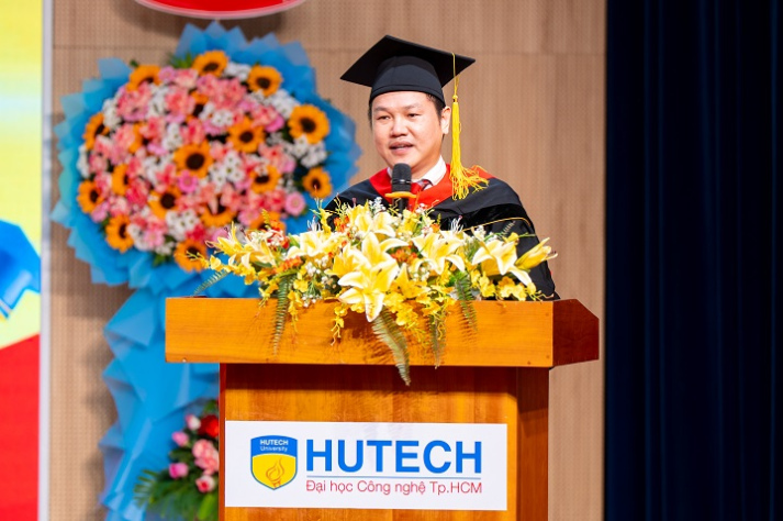 Tân khoa Khoa Marketing - Kinh doanh quốc tế HUTECH tự tin vươn ra môi trường toàn cầu 15