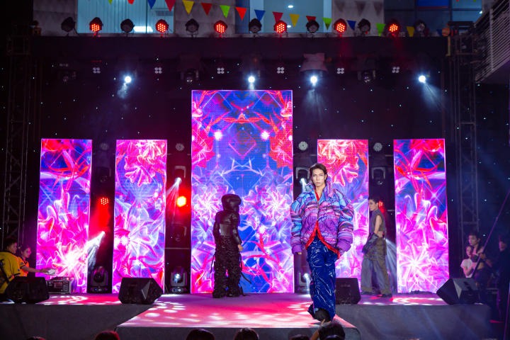 [Video] DJ Wukong khuấy động sân trường HUTECH tại Keiko Concert 94