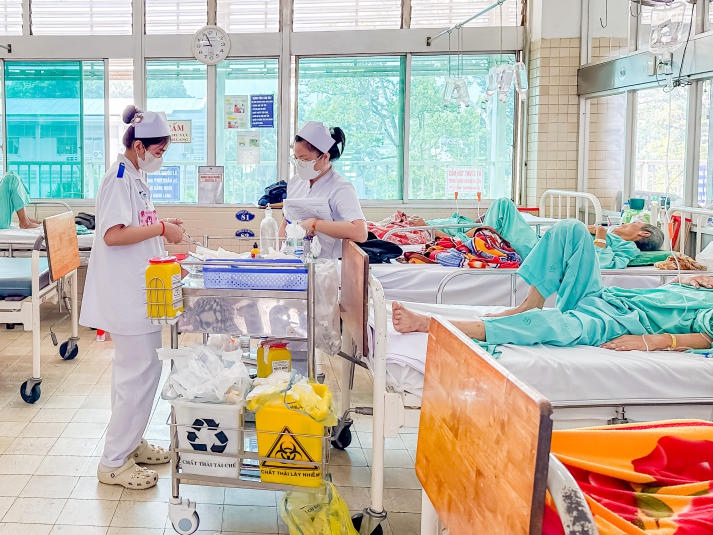 HUTECH Nursing students complete internship at Cho Ray Hospital 44