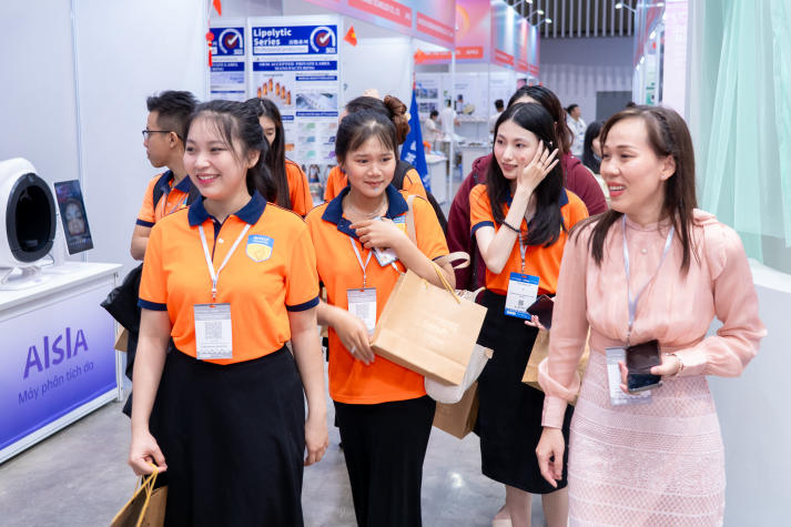 Giảng viên HUTECH chia sẻ định hướng đào tạo nhân lực ngành Công nghệ thẩm mỹ tại “Beauté KOLs Talks 2026” 56