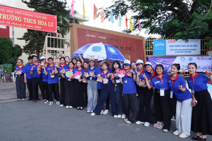 220 tình nguyện viên HUTECH sẵn sàng tiếp sức sĩ tử tại 5 điểm thi tốt nghiệp THPT 2026 74