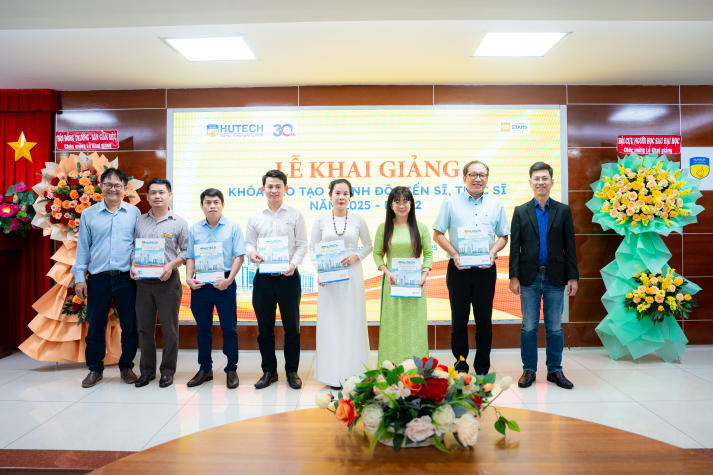 [Video] HUTECH chào đón thế hệ học viên cao học, nghiên cứu sinh đợt 2, năm 2025: Vững bước trên con đường tri thức và sáng tạo 45