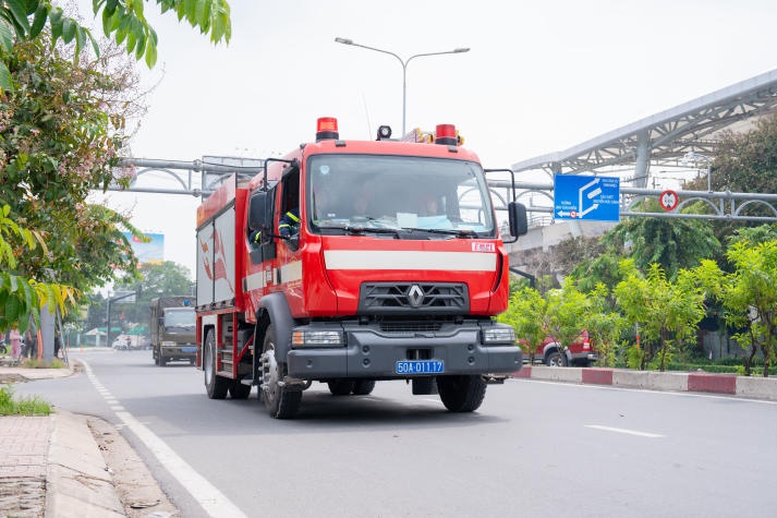 Đông đảo sinh viên HUTECH tham gia diễn tập chữa cháy tại khu vực ga Tân Cảng 82