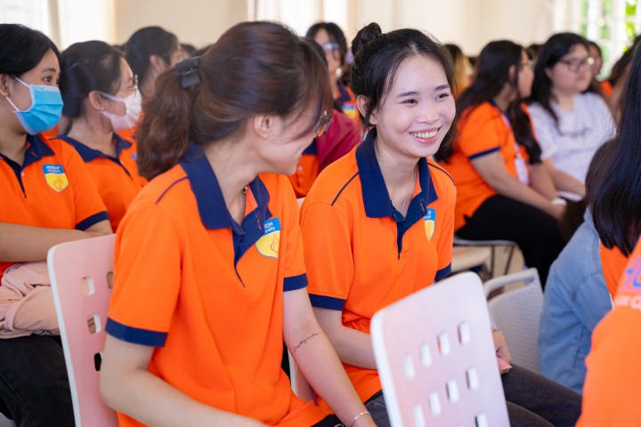 Sinh viên ngành Tâm lý học HUTECH học cách sống không stress 82