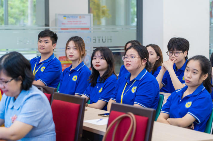 Trang bị kỹ năng phòng chống dịch bệnh, sinh viên Khoa Thú y - Chăn nuôi sẵn sàng đồng hành cùng địa phương 54