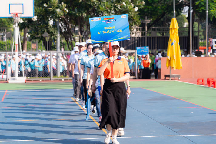 [Video] Bùng nổ tinh thần thể thao, Hội thao CB-GV-NV HUTECH 2026 khởi động mùa tranh tài rực lửa 28