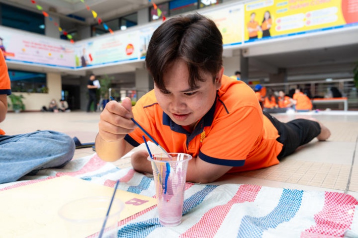 Sinh viên HUTECH tự tay thực hiện Dự án cộng đồng ý nghĩa “Tô màu bảng hiệu, kết nối yêu thương” 46