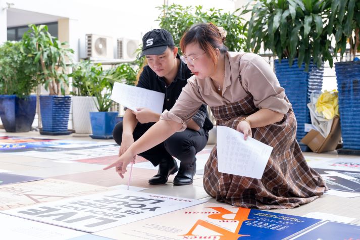 Sinh viên ngành Thiết kế đồ họa HUTECH trưng bày sản phẩm nghệ thuật chữ 62