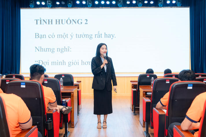 “Dám nghĩ - Dám làm - Dám tỏa sáng”: Hành trang đầu tiên của tân sinh viên Viện Văn hóa - Nghệ thuật - Thể thao 62