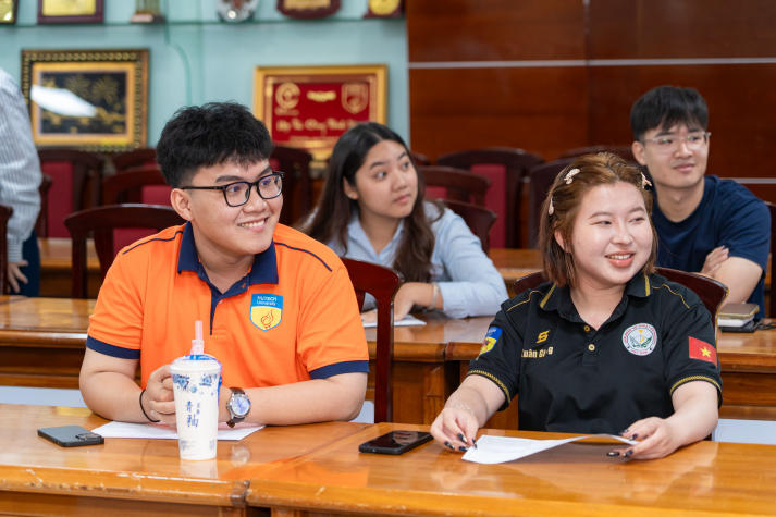 Ban Tổ chức HUTECH's Got Talent 2026 gặp mặt Top 17 thí sinh vòng Chung kết 72