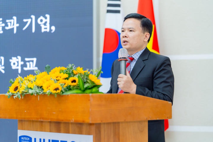 [Video] Viện Công nghệ Việt - Hàn HUTECH tổ chức lễ khai giảng, chính thức khởi động năm học mới 90