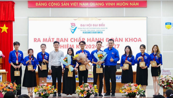 Kỳ vọng vươn xa tại Đại hội Đại biểu Đoàn TNCS Hồ Chí Minh lần V của Khoa Quản trị Du lịch - Nhà hàng - Khách sạn 175