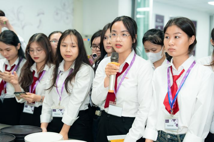 HUTECH-ers “mở rộng vị giác” cùng các đầu bếp đẳng cấp MasterChef tại Classic Fine Foods Việt Nam 94