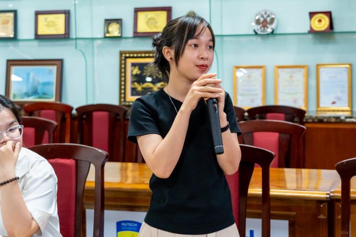 Nắm bắt bí quyết thành công, sinh viên Khoa học Xã hội và Quan hệ Công chúng tự tin thực hiện nghiên cứu khoa học 114