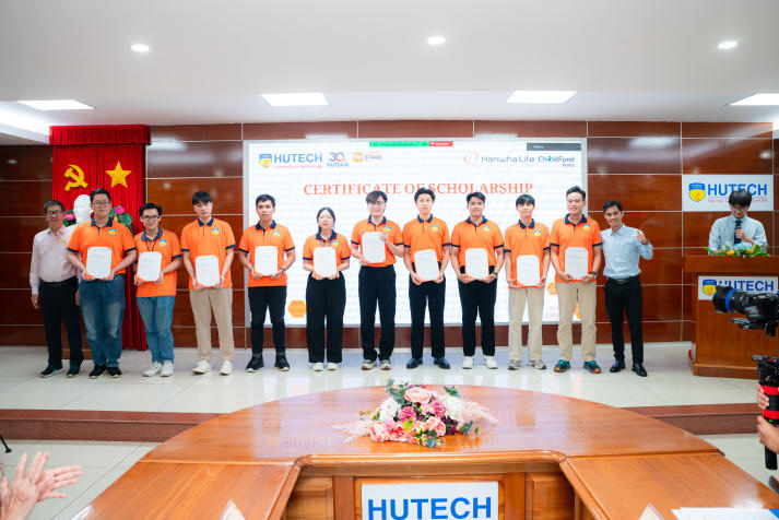 Hanwha Life Finance Mentor wraps up, highlighting growth of 40 HUTECH students 50