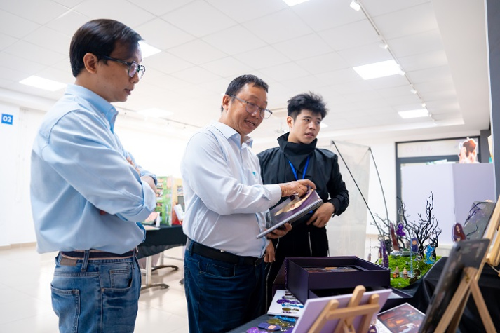 [Video] Sinh viên Thiết kế đồ họa tăng cường kết nối công nghệ qua đồ án minh họa nâng cao 66