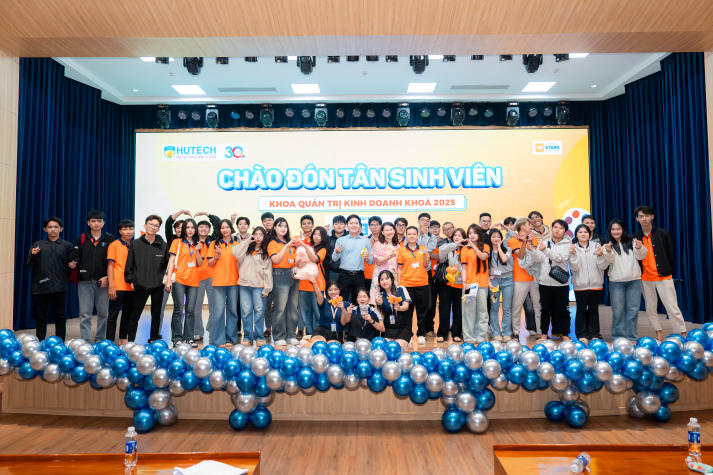 Khoa Quản trị kinh doanh chào đón tân sinh viên khoá 2025: Sẵn sàng hội nhập, vững bước tương lai 117
