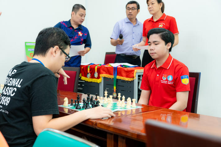[HUTECH Games 2026]: Bùng nổ trí tuệ và tốc độ tại ngày thi đấu Cờ vua, Cờ tướng và Cầu lông 22