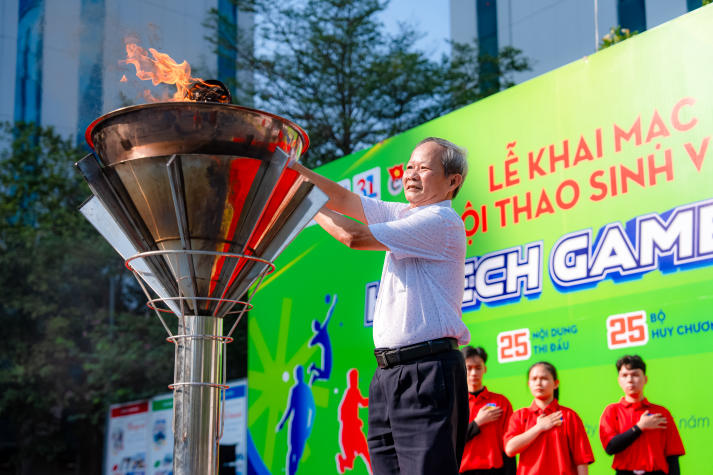 Hơn 2000 vận động viên hội tụ, thổi bùng không khí khai mạc HUTECH Games 2026 59