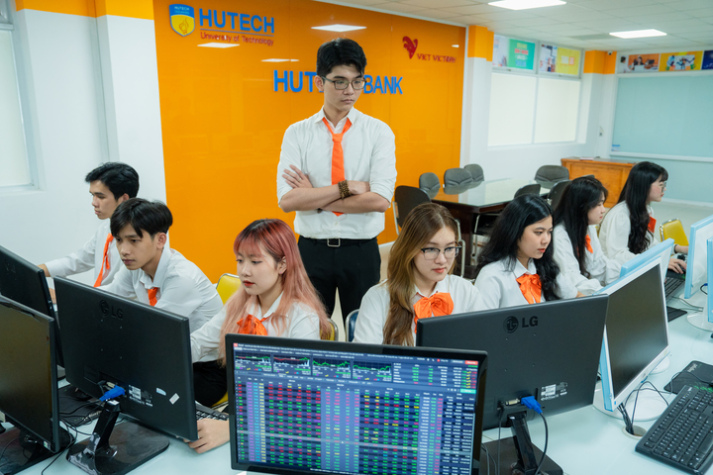 HUTECH chính thức công bố điểm chuẩn năm 2025: 15 - 21 điểm 23