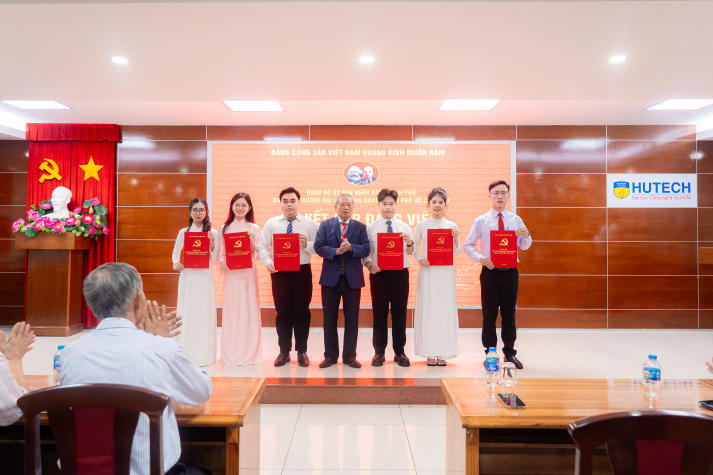 Hội nghị Đảng bộ HUTECH 2025-2026: Bồi dưỡng lý tưởng, lan tỏa khát vọng cống hiến trong đội ngũ Đảng viên trẻ 62