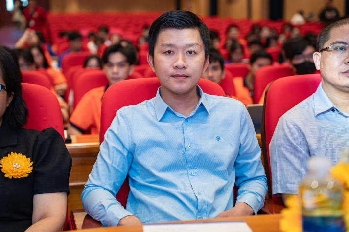 Ban Cán sự lớp HUTECH nâng tầm kỹ năng lãnh đạo và bắt nhịp công nghệ với AI 43