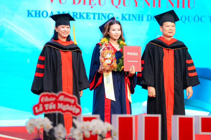 Từ giảng đường đến hành trình học tập suốt đời của tân khoa HUTECH 65