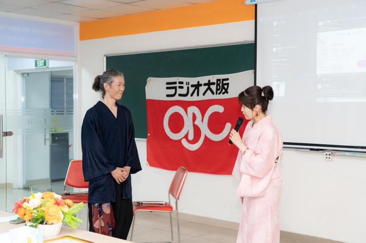Sinh viên VJIT “đọc vị” văn hóa giao tiếp Nhật Bản cùng MC Đài phát thanh Osaka (Nhật Bản) 39