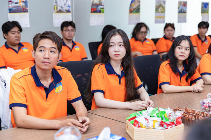 Sinh viên Công nghệ thực phẩm khám phá "bí mật" bánh bông lan Hura tại Nhà máy Bibica Miền Tây 39