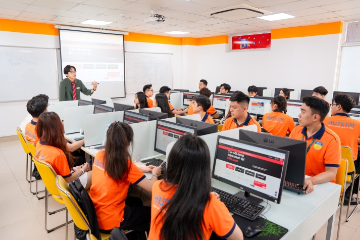 [Video] [Hướng nghiệp 2026] Bí quyết học Digital Marketing: Thực chiến sớm để chốt job nhanh 14