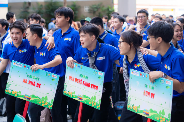 Lễ ra quân Mùa hè xanh HUTECH 2025: Sắc áo xanh tình nguyện vì cộng đồng 73