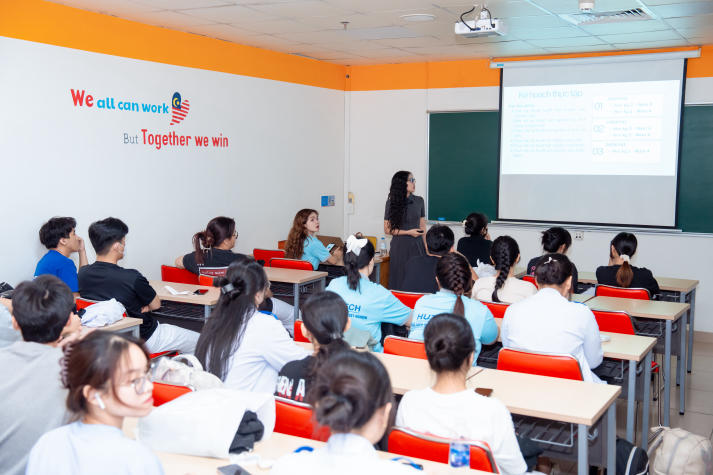 [Video] Lễ khởi động học kỳ bệnh viện: Dấu mốc khởi đầu hành trình thực tập của sinh viên Khoa Điều và Xét nghiệm HUTECH 106