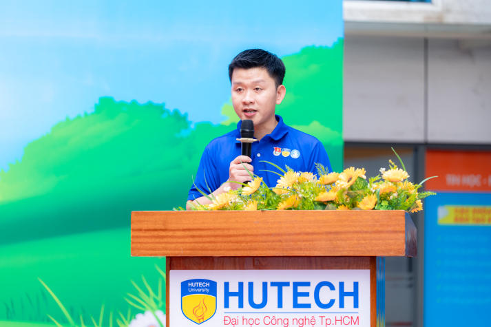 [Video] Gần 500 chiến sĩ Mùa hè xanh 2026 HUTECH ra quân, mang sức trẻ đến với cộng đồng 52