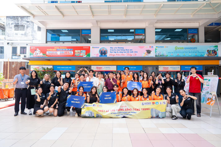 Sinh viên Khoa Trung Quốc học lan tỏa niềm tự hào HUTECH qua các tác phẩm báo tường tiếng Trung 140