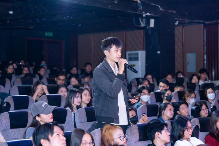 Sinh viên Truyền thông đa phương tiện học thực tế tại Sân khấu kịch Thế Giới Trẻ 49